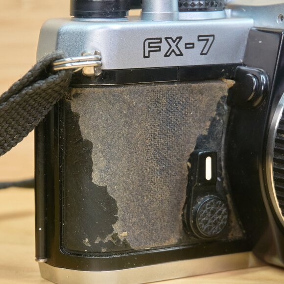 Yashica FX-7 35mm SLR Film Camera, with Yashica 50mm f2 Lens, Made in Japan - Picture 8 of 16